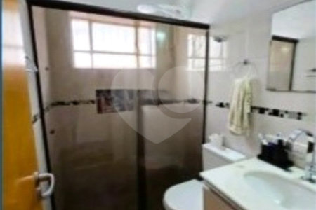 Sobrado à venda com 3 quartos, sendo 1 suíte, em Jardim Centenário, São Paulo, SP