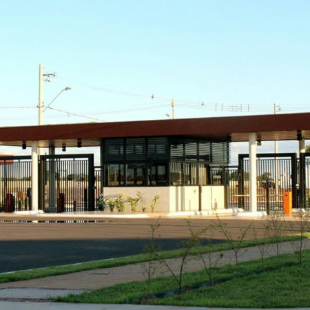 Terreno à venda no Condomínio Residencial Villa Dumont, Três Lagoas - MS