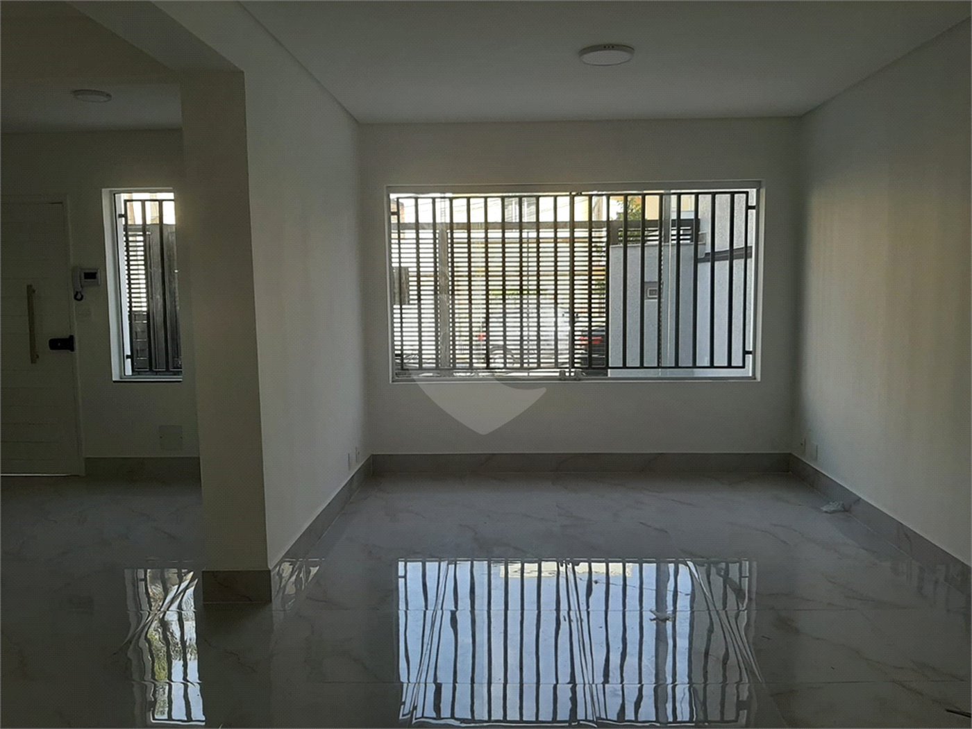 Sobrado à venda com 4 quartos, sendo 3 suítes, em Vila Paulicéia, São Paulo, SP