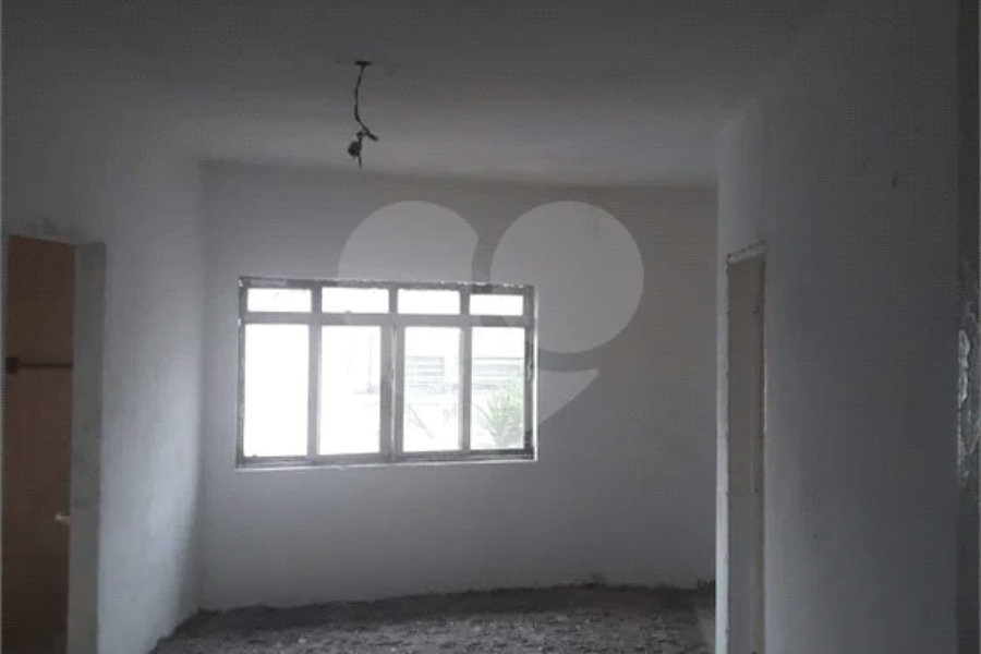 Sobrado à venda ou para alugar com 3 quartos em Vila Carrão, São Paulo, SP