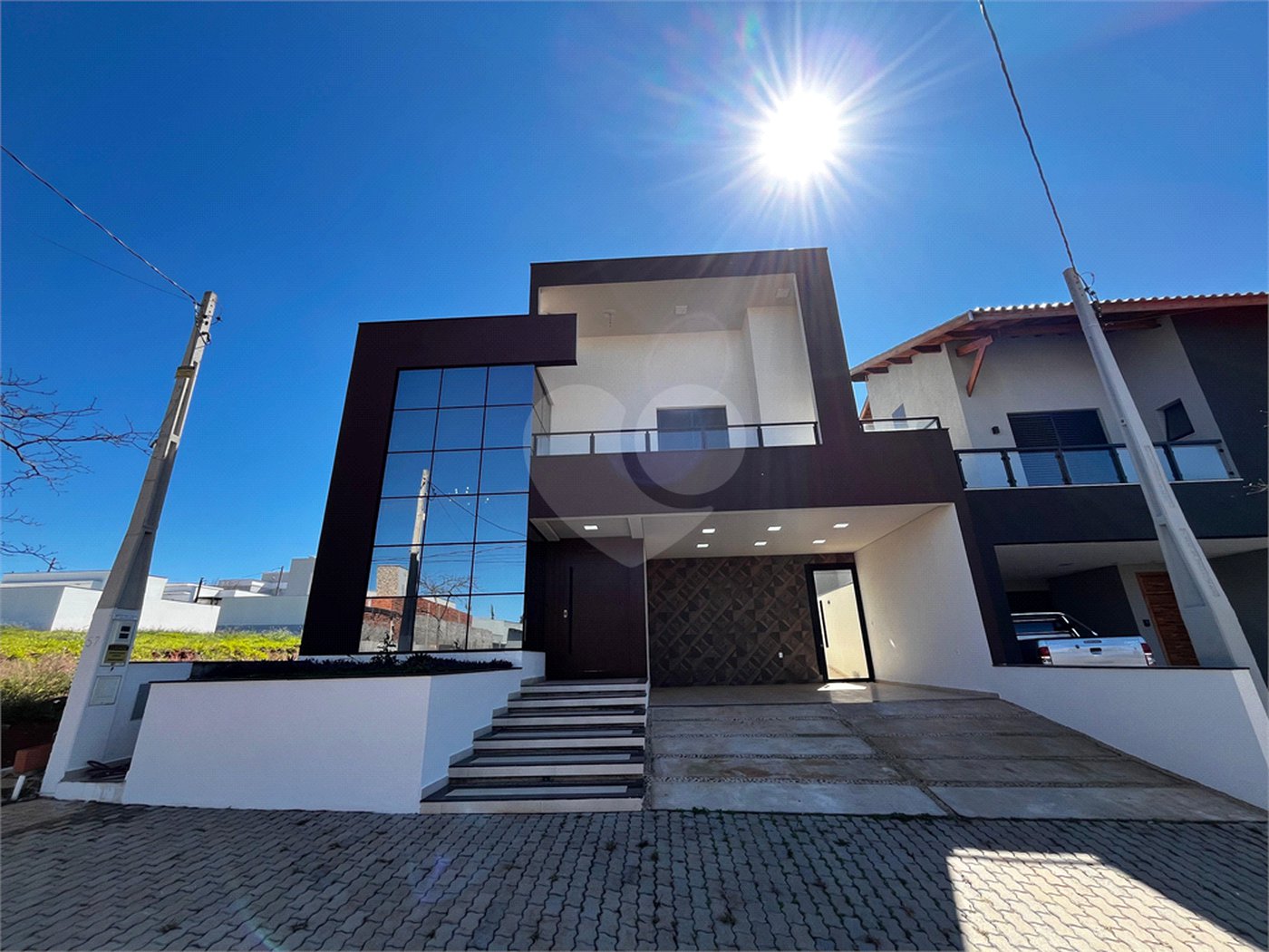 Casa à venda com 5 quartos, sendo 4 suítes, no condomínio Golden Ville, Itapetininga - SP