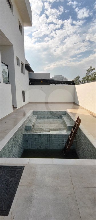 Casa à venda com 3 suítes no condomínio Central Parque, Salto - SP