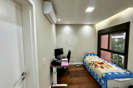 Apartamento à venda com 3 suítes em Vila Monumento, São Paulo, SP