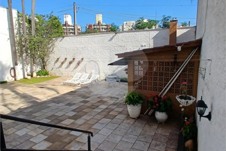 Sobrado à venda com 4 quartos, sendo 2 suítes, em Jardim Leonor, São Paulo, SP