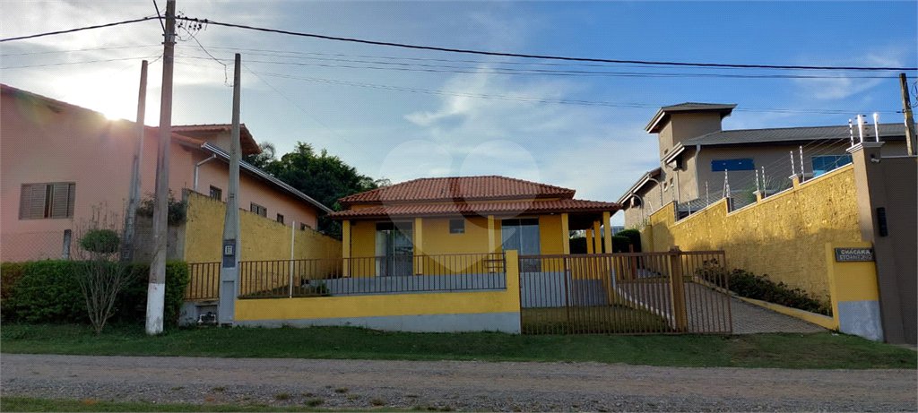 Chácara à venda com 2 quartos em Portal dos Pássaros, Alambari, SP