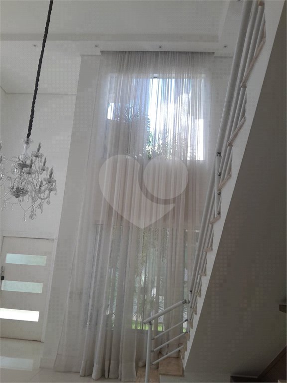 Casa à venda ou para alugar com 4 suítes em Chácaras São Carlos, Cotia, SP