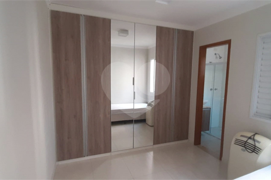 Casa à venda com 3 quartos, sendo 2 suítes, no condomínio Mário Araújo, São Paulo - SP