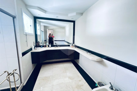 Casa à venda com 8 quartos, sendo 7 suítes, em Barra da Tijuca, Rio de Janeiro, RJ