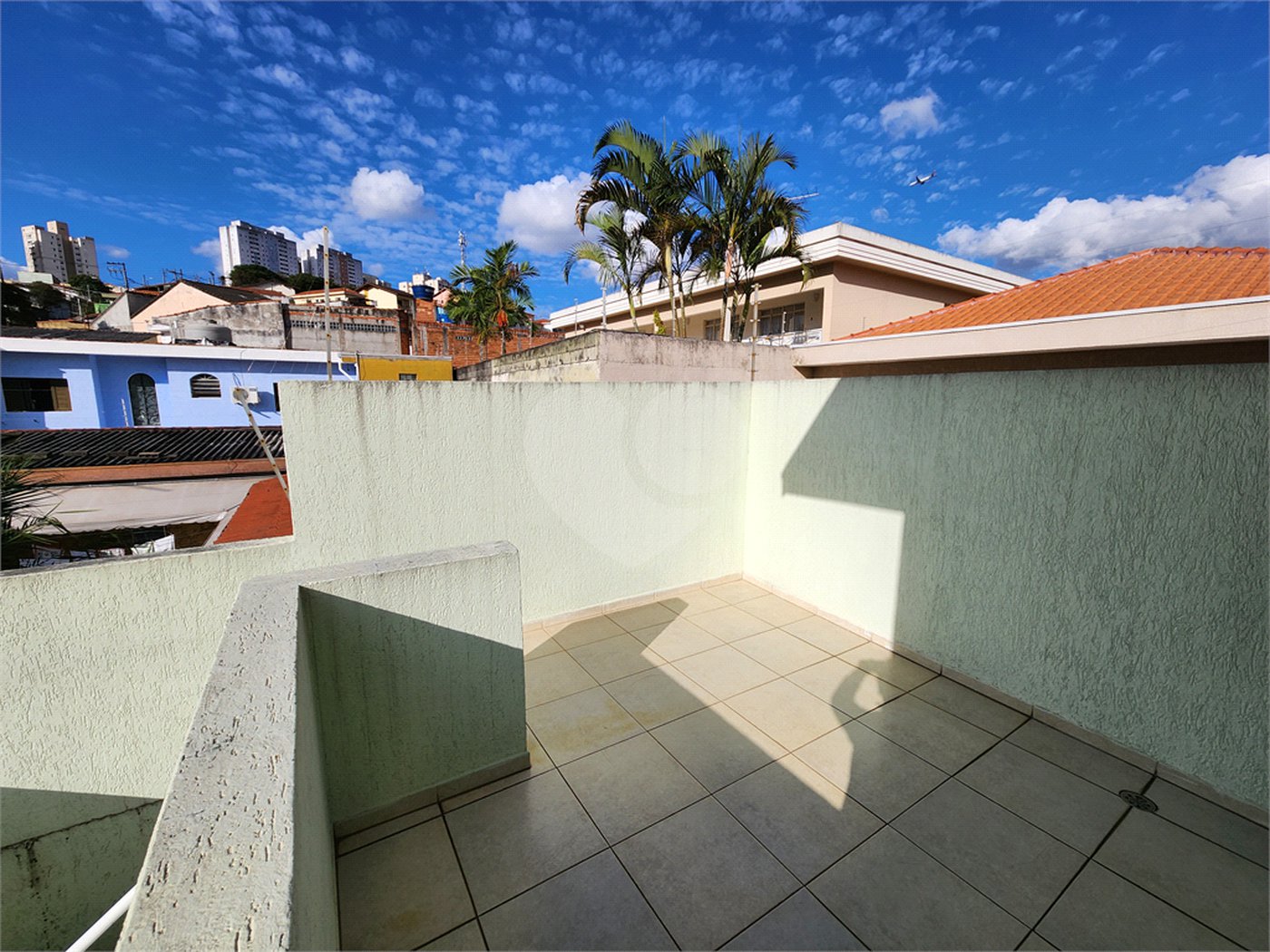 Casa à venda com 4 quartos, sendo 3 suítes,  em Vila Rosália, Guarulhos, SP