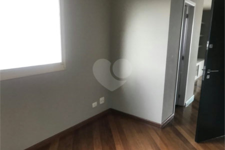 Apartamento à venda ou para alugar com 3 suítes em Moema, São Paulo, SP