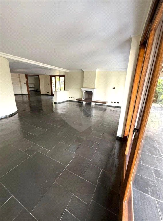 Casa à venda com 5 quartos, sendo 3 suítes,  em Jardim Leonor, São Paulo, SP