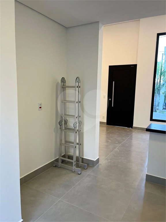 Casa à venda com 3 quartos, sendo 1 suíte, no condomínio Portal dos Sabiás, Itu - SP