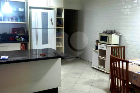 Sobrado à venda com 5 quartos, sendo 3 suítes, em Vila Medeiros, São Paulo, SP