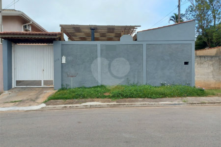 Sobrado à venda com 5 quartos, sendo 3 suítes, em Jardim dos Pinheiros, Atibaia, SP