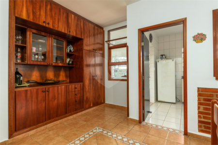 Chácara à venda com 5 quartos, sendo 2 suítes, em Vila São João, Sarapuí, SP