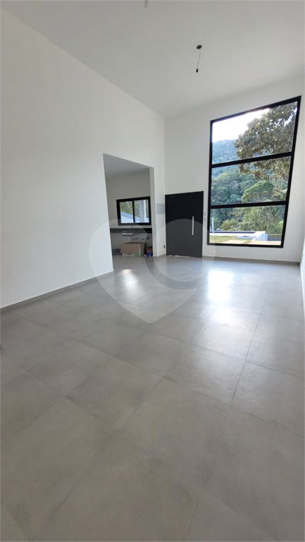 Casa Térrea à venda com 3 quartos, sendo 1 suíte,  em Pedra Vermelha (terra Preta), Mairiporã, SP