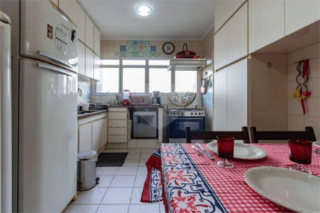 Apartamento à venda com 3 quartos, sendo 1 suíte,  em Vila Andrade, São Paulo, SP
