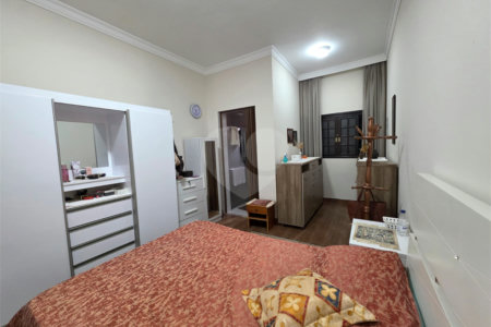 Sobrado à venda com 6 quartos, sendo 3 suítes, em Santa Teresinha, São Paulo, SP