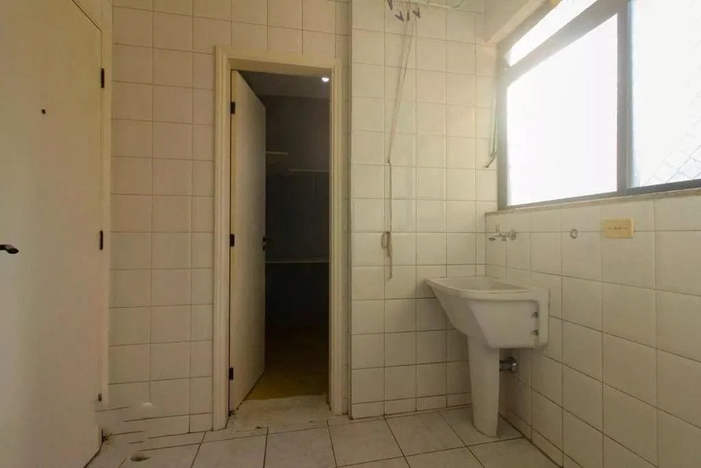 Apartamento à venda com 3 quartos, sendo 1 suíte,  em Vila Andrade, São Paulo, SP
