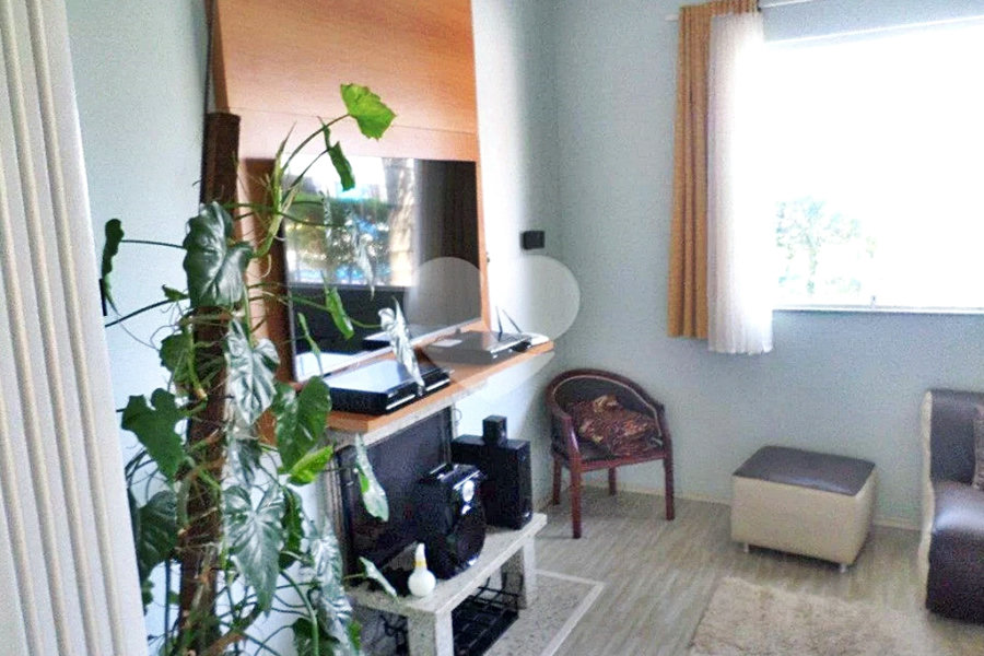 Casa à venda com 6 quartos, sendo 5 suítes,  no condomínio Conjunto Residencial Itaguaçu, São Paulo - SP