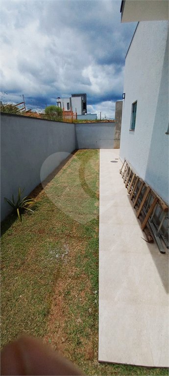 Casa à venda com 3 quartos, sendo 1 suíte, no condomínio Mosaico Essence, Mogi das Cruzes - SP