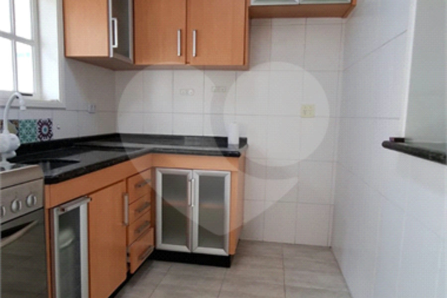 Casa à venda com 2 suítes no condomínio Village Palmas, São Paulo - SP