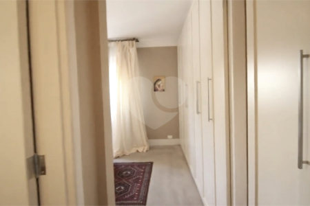 Apartamento à venda com 3 quartos, sendo 1 suíte, em Higienópolis, São Paulo, SP