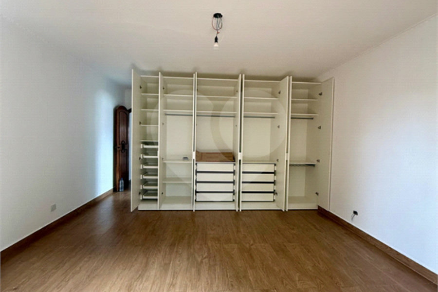 Sobrado à venda com 4 quartos, sendo 3 suítes, em Palmas do Tremembé, São Paulo, SP