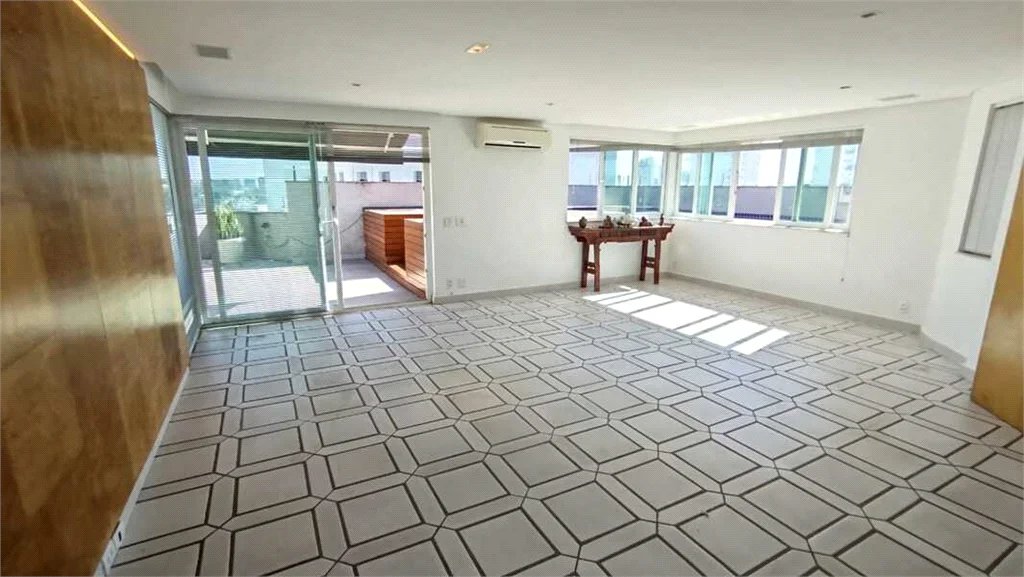 Duplex para alugar com 3 suítes em Real Parque, São Paulo, SP