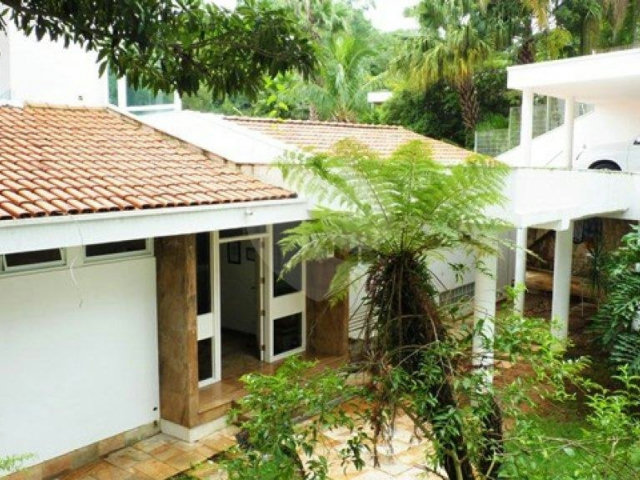 Sobrado à venda com 4 quartos, sendo 3 suítes,  em Tremembé, São Paulo, SP