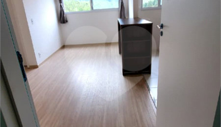 Apartamento à venda com 3 quartos, sendo 1 suíte,  em Parque Santana, Mogi das Cruzes, SP