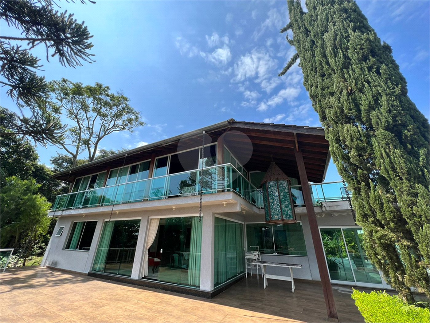 Casa à venda com 6 quartos, sendo 5 suítes, no condomínio Alpes da Cantareira, Mairiporã - SP