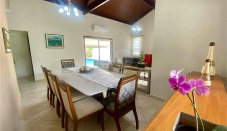 Casa à venda com 3 quartos, sendo 1 suíte,  no condomínio Recanto dos Paturis, Vinhedo - SP
