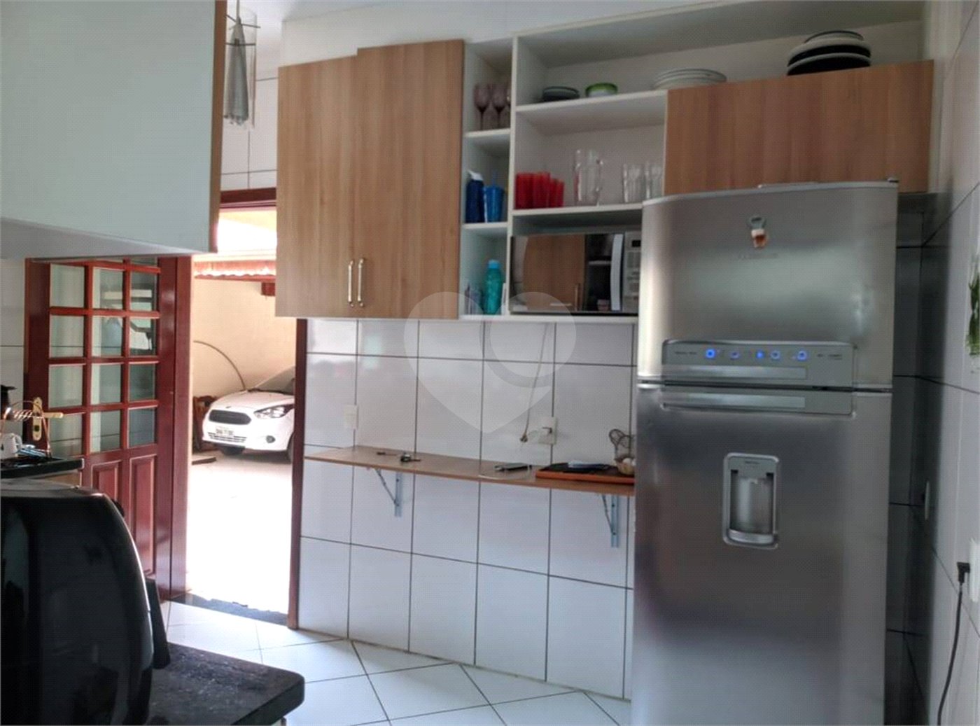 Sobrado à venda com 3 quartos, sendo 1 suíte,  em Jardim Vitória, Suzano, SP