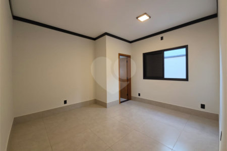 Casa à venda com 3 quartos, sendo 1 suíte, no condomínio Cerejeiras, Araçoiaba da Serra - SP
