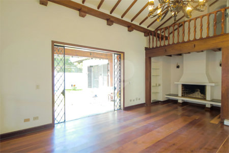 Casa Térrea à venda ou para alugar com 4 quartos, sendo 3 suítes, em Alto da Boa Vista, São Paulo, SP
