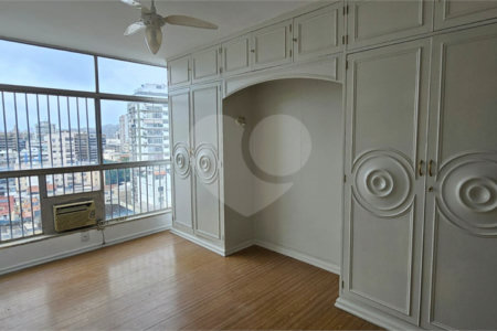 Apartamento à venda com 4 quartos, sendo 1 suíte, em Tijuca, Rio de Janeiro, RJ