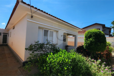 Casa à venda com 3 quartos no Centro, Araraquara, SP