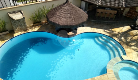 Sobrado à venda com 4 quartos, sendo 3 suítes,  em Horto, São Paulo, SP