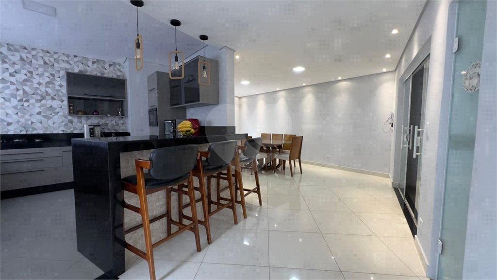 Casa à venda com 3 quartos, sendo 1 suíte,  no condomínio Jardim das Flores, Sorocaba - SP