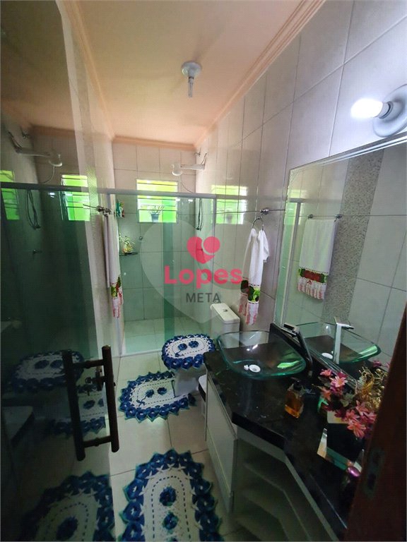 Sobrado à venda com 4 quartos, sendo 1 suíte,  em Jardim Rodolfo, São José dos Campos, SP