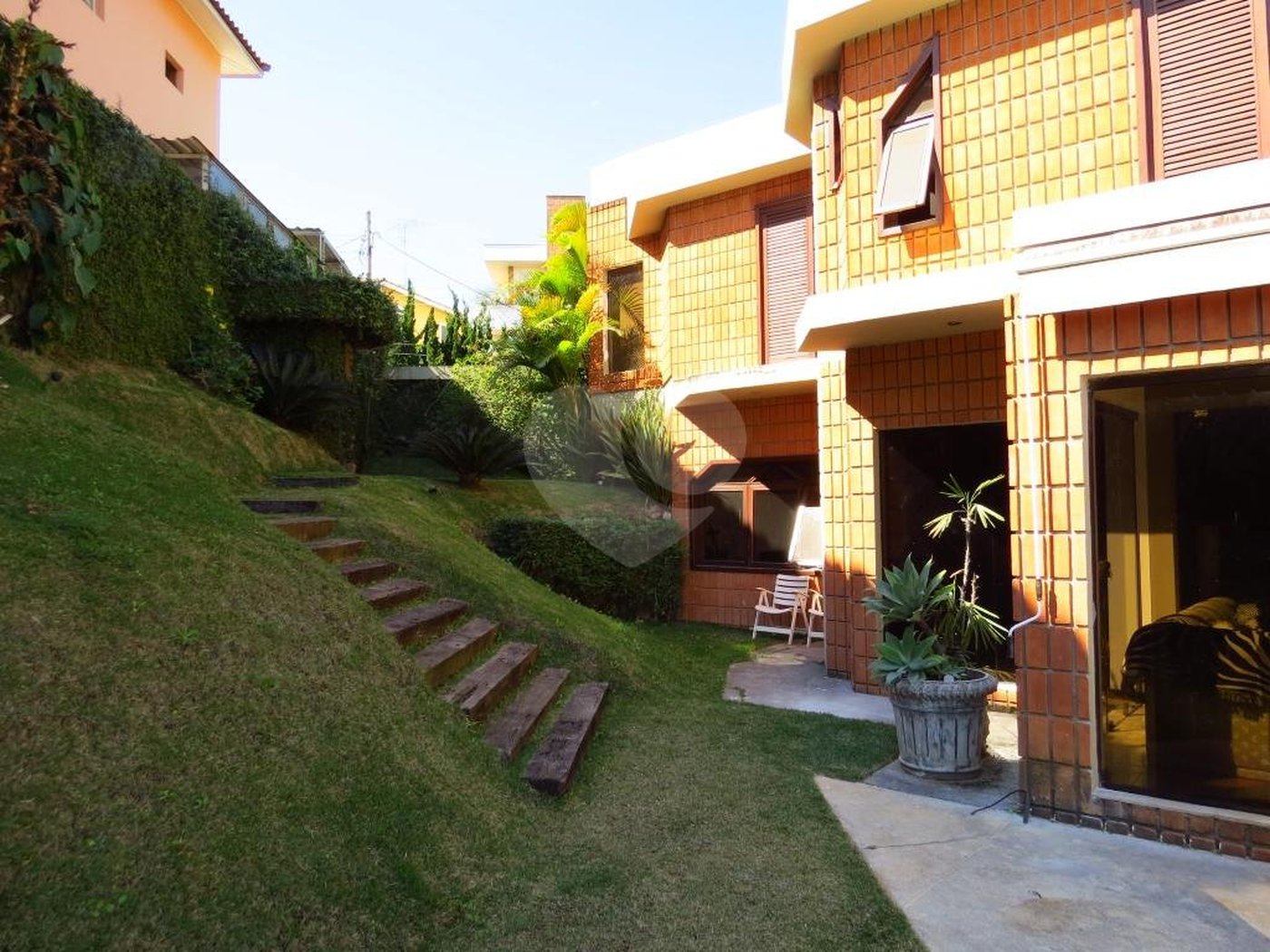 Casa de Vila à venda com 5 quartos, sendo 3 suítes, em Morumbi, São Paulo, SP