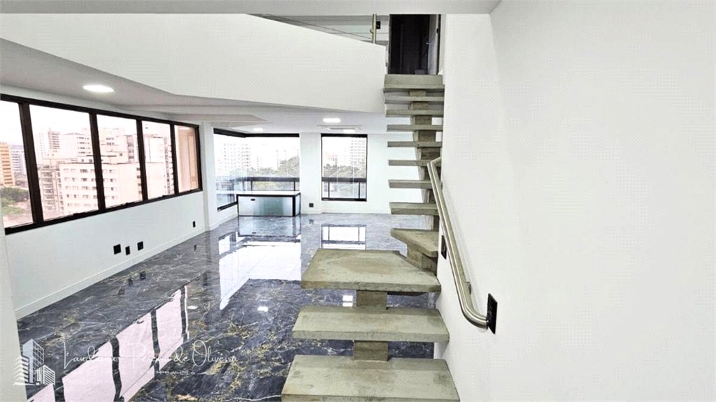 Apartamento à Venda com 210m² com 3 dormitórios e 3 vagas em Perdizes - Estuda permuta .