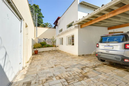 Casa à venda com 5 quartos, sendo 3 suítes, no condomínio Triplex, São Paulo - SP