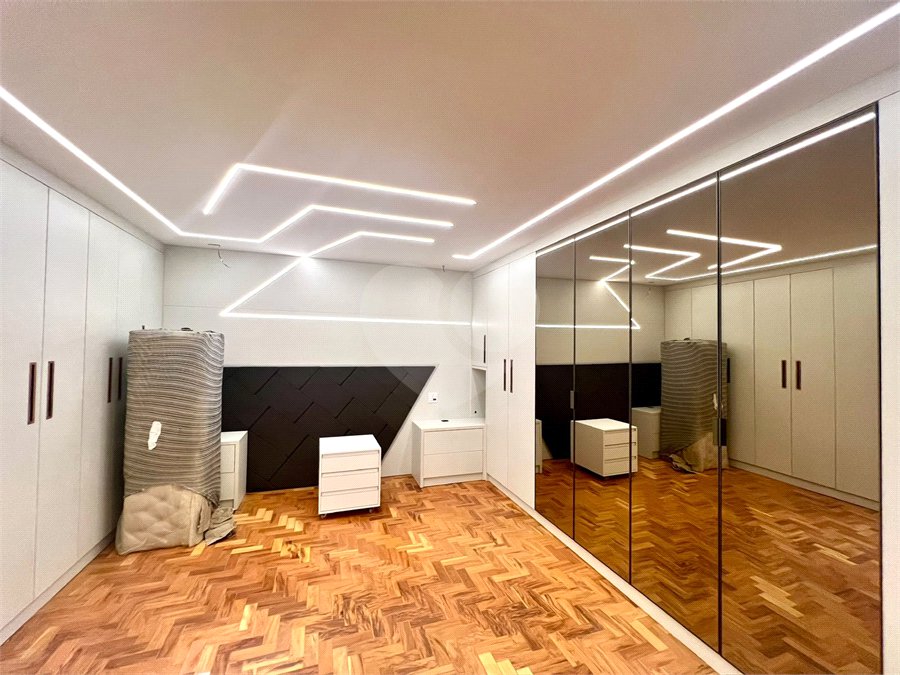 Apartamento à venda com 3 quartos, sendo 1 suíte, em Alto da Boa Vista, São Paulo, SP
