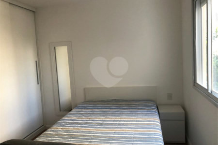 STUDIO REFORMADO E MOBILIADO NA REPUBLICA