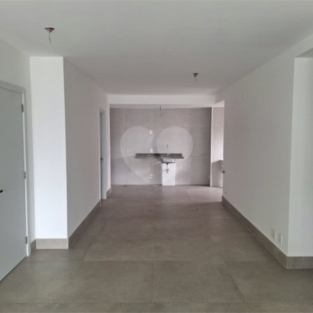 Apartamento à venda com 3 suítes em Sumarezinho, São Paulo, SP