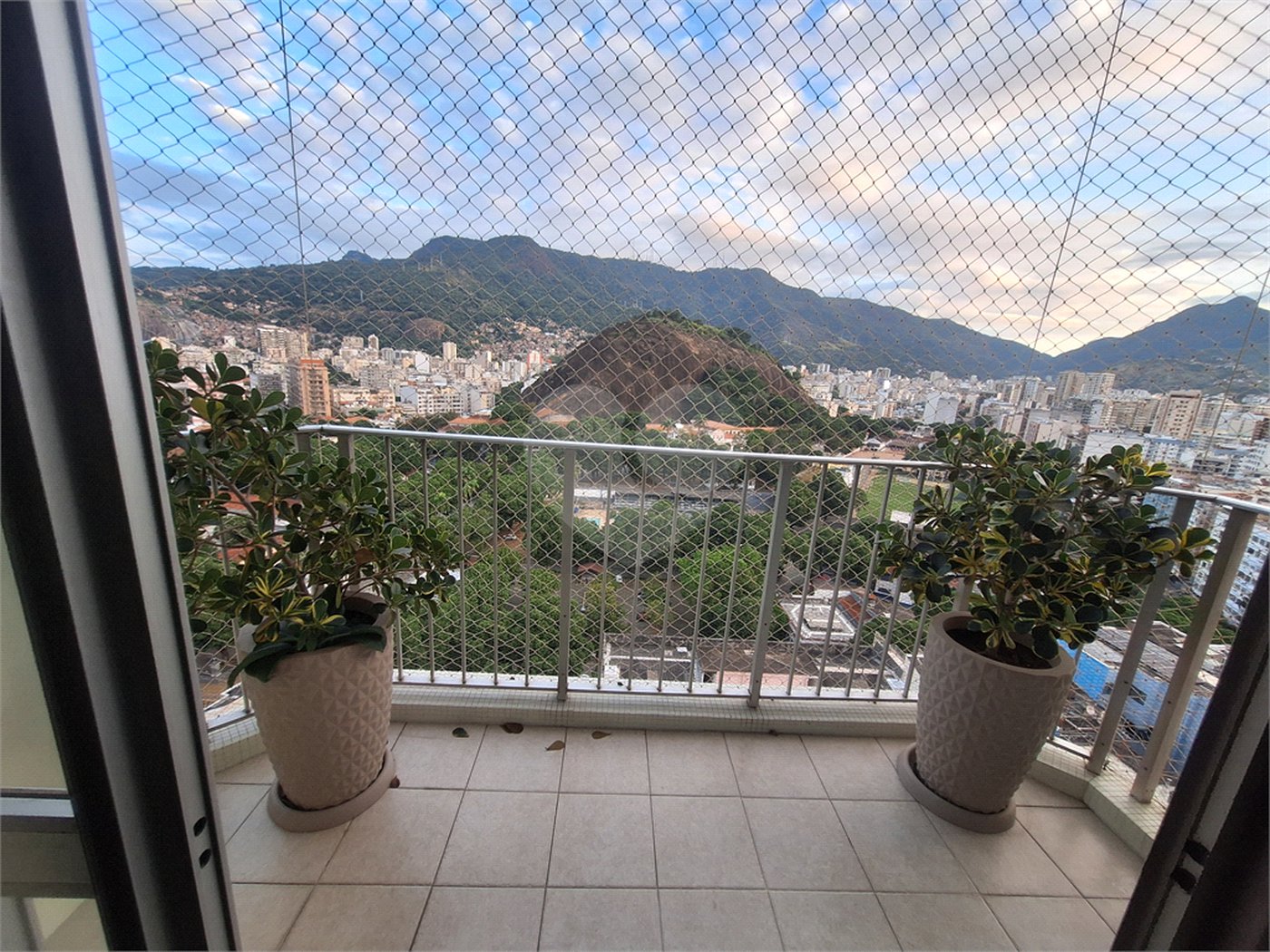 Apartamento à venda com 3 quartos, sendo 1 suíte, em Maracanã, Rio de Janeiro, RJ