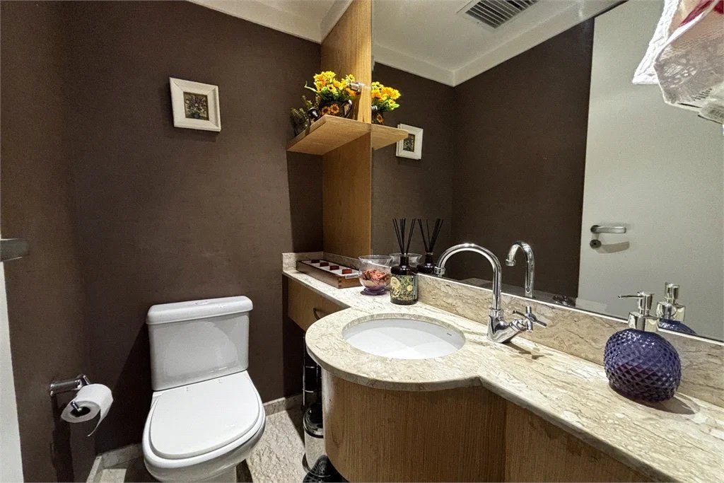 Apartamento para alugar com 3 suítes em Vila Romana, São Paulo, SP