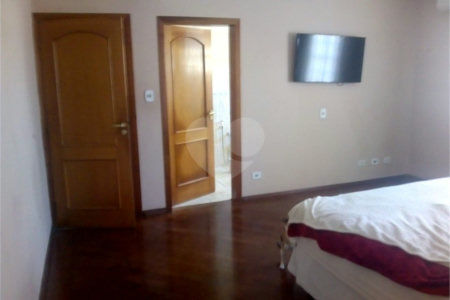 Casa Térrea à venda com 3 quartos, sendo 2 suítes, em Vila Rosália, Guarulhos, SP
